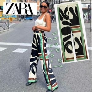 ZARA PRINTED WIDE LEG PANTS High - waisted bloggers favorite